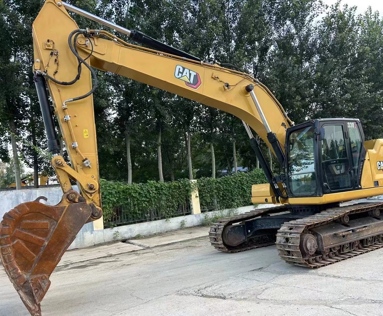CAT330