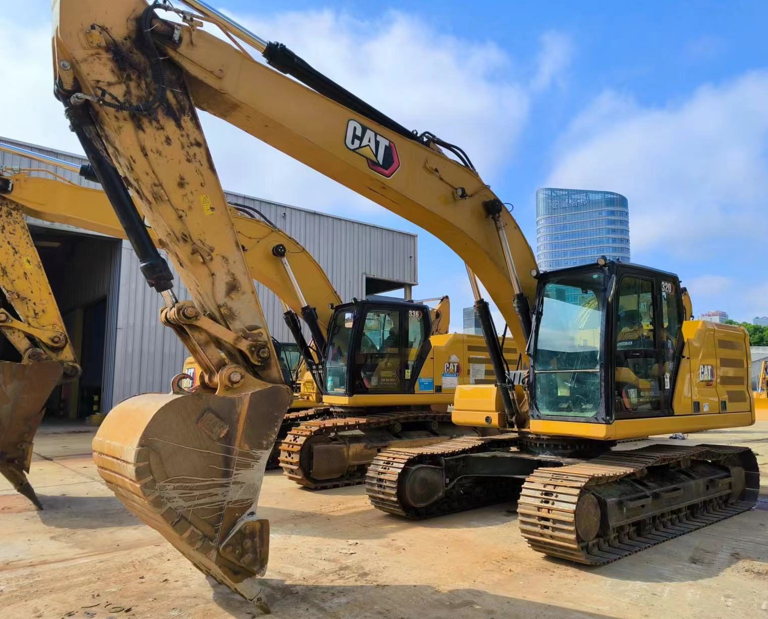 CAT320