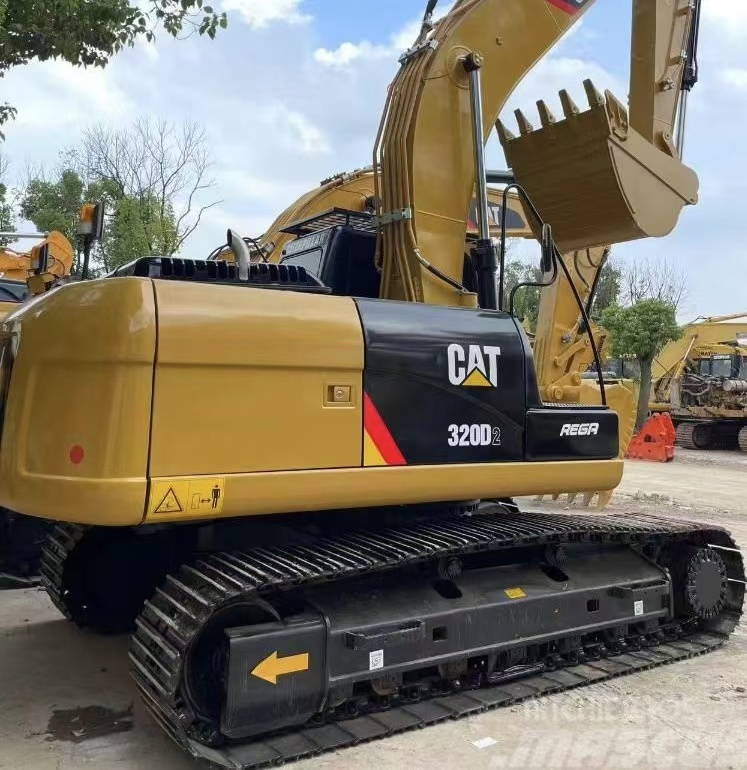 CAT320D2